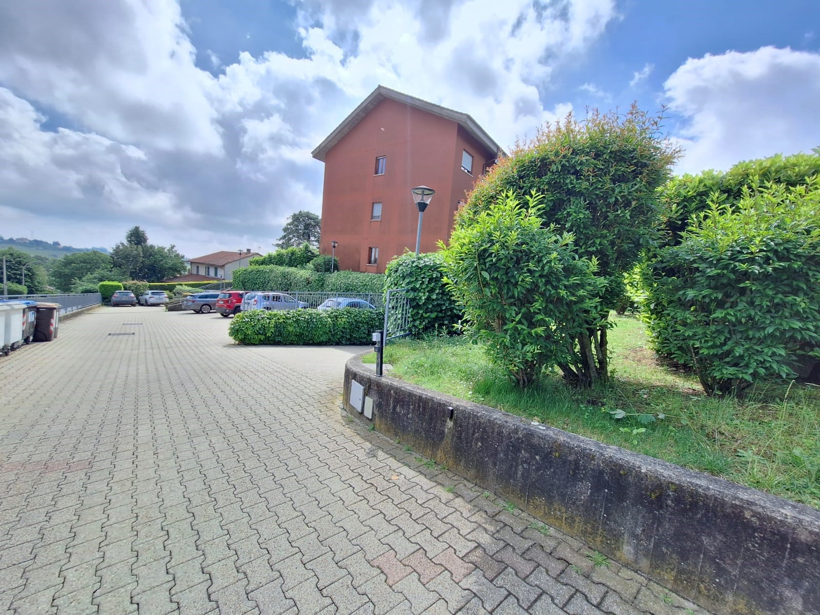 Pino Torinese - via Galliera appartamento con terrazzini